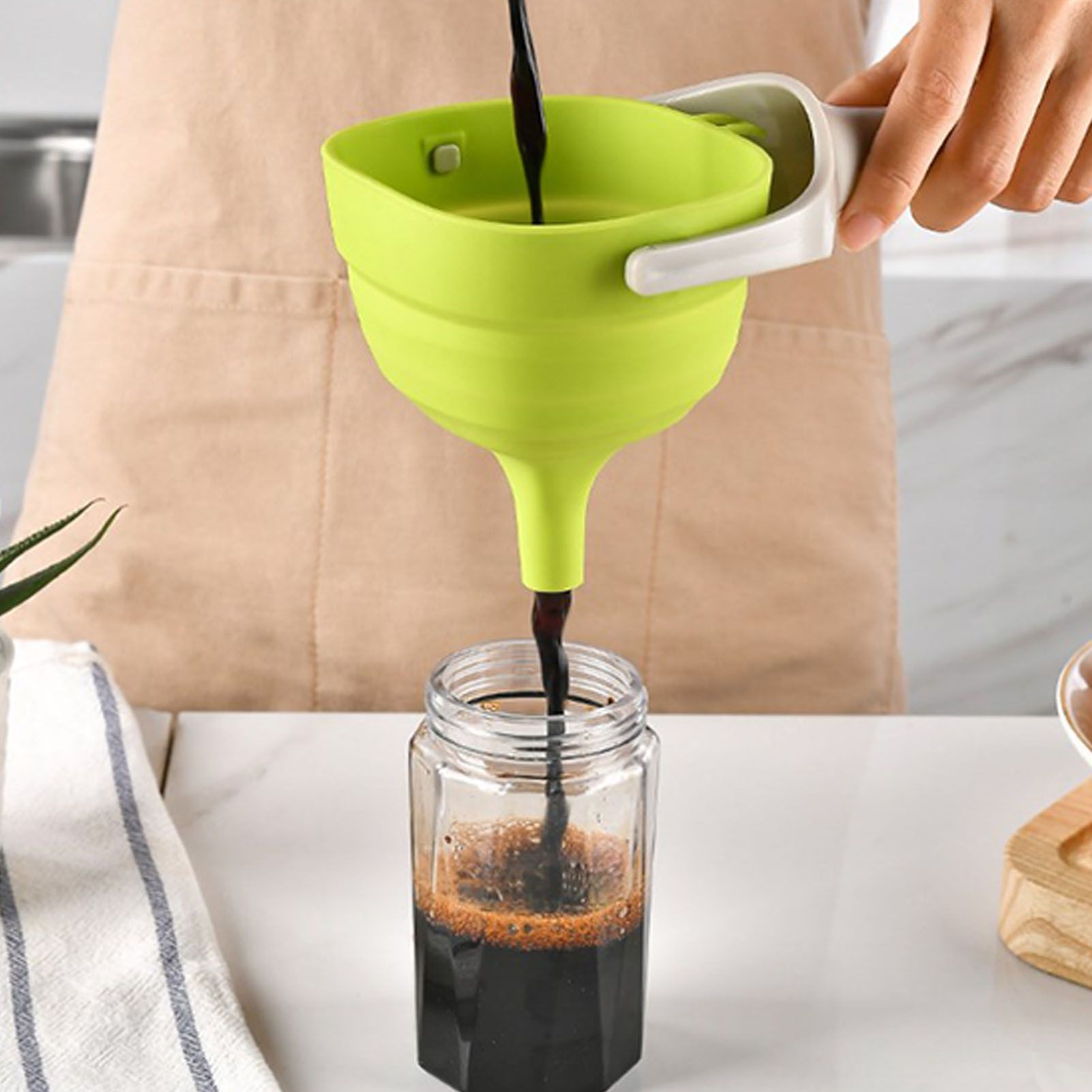 Kitchen Funnel Foldable Silicone Funnel Dispenser 4.1in Wide Mouth Handheld view 6