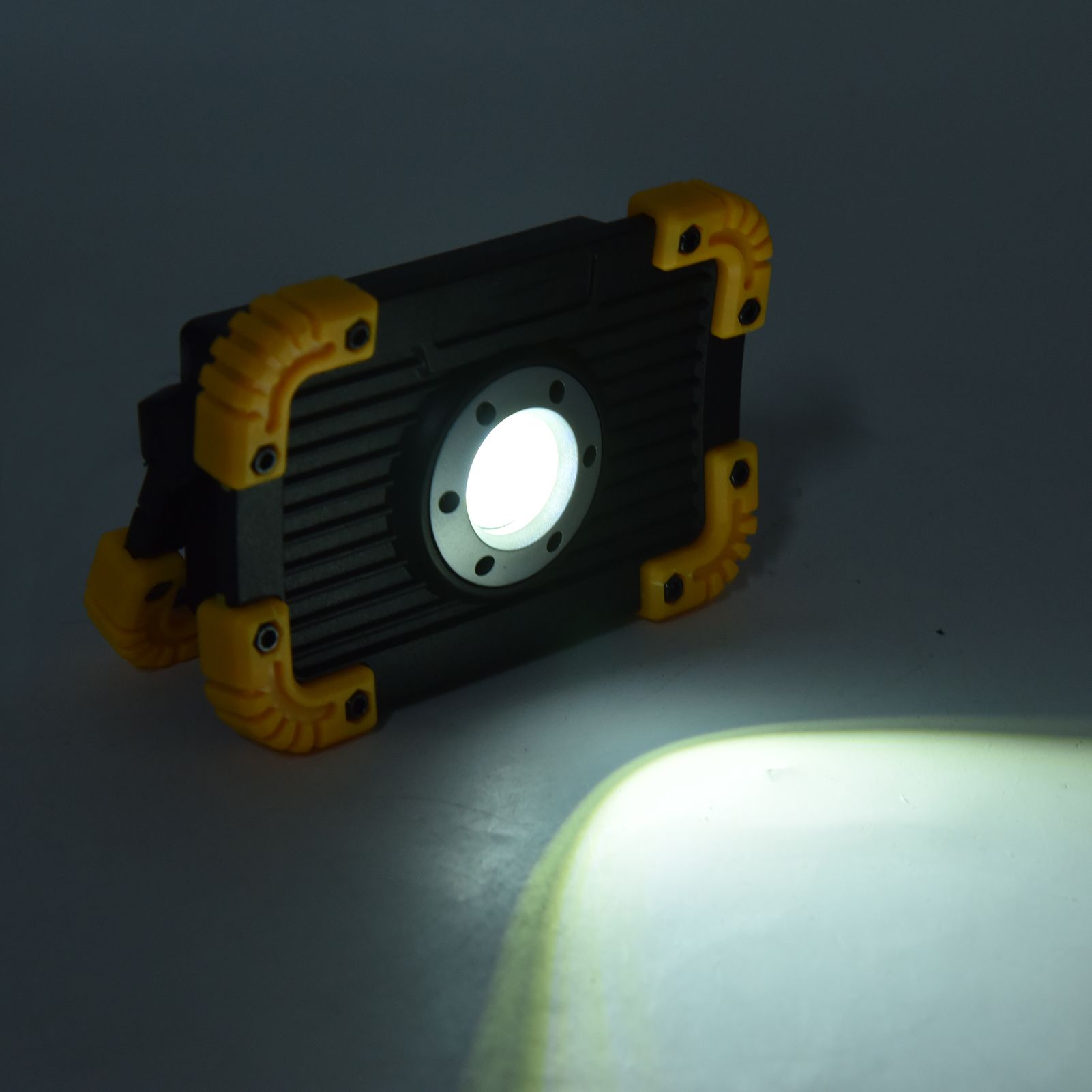 LED Emergency Flood Light Mini COB Work Light Portable Round USB Charging view 11