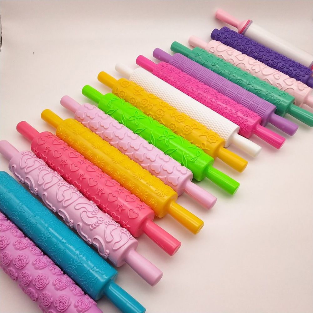 Plastic Non Stick Fondant Rolling Pin Tool Portable Embossed Rolling Pin view 5