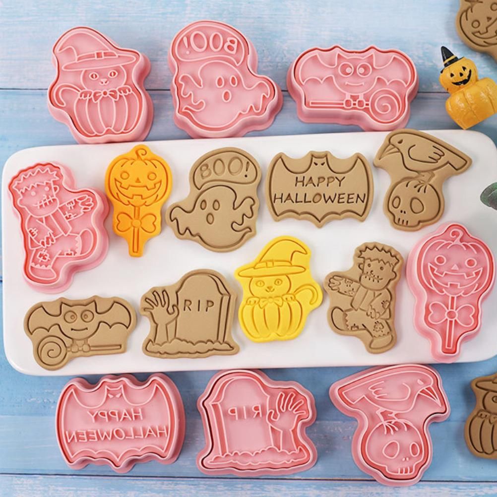 8Pcs 3D Biscuit Cutters Halloween Thanksgiving Biscuit Mould Baking Mould Hand view 6