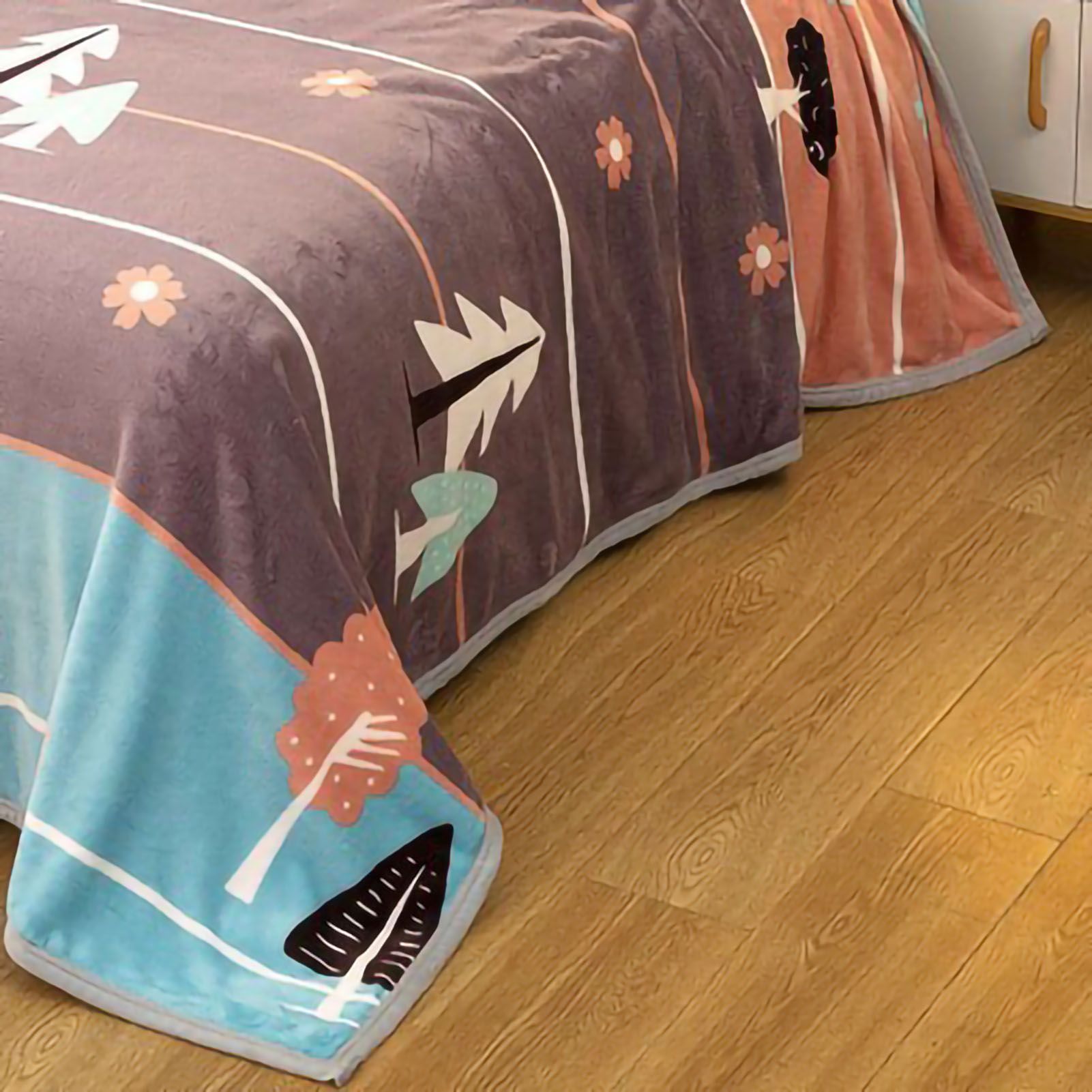 Throw Blanket Cartoon Pattern Thickened Air Conditioning Blanket for Home view 2
