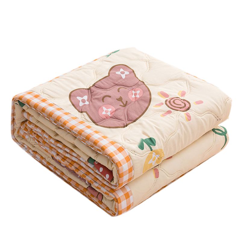 Summer Blanket Polyester Fiber Washable Skin Friendly Summer Quilt Thin