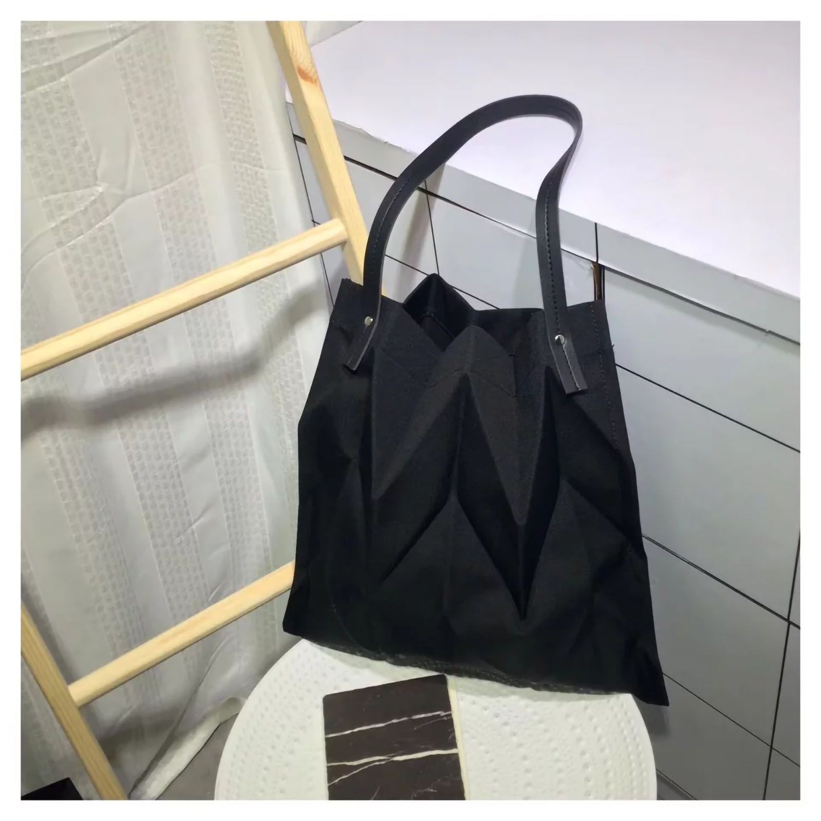 Reusable Tote Bag Large Capacity Fashion Polyline Design Shopping Cloth Bag view 2