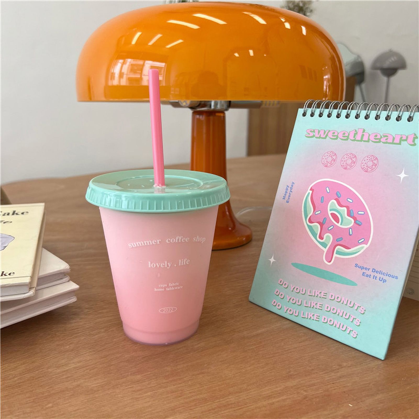 Plastic Coffee Cup Large Capacity Cute Water Cup With Straw Lid for Summer