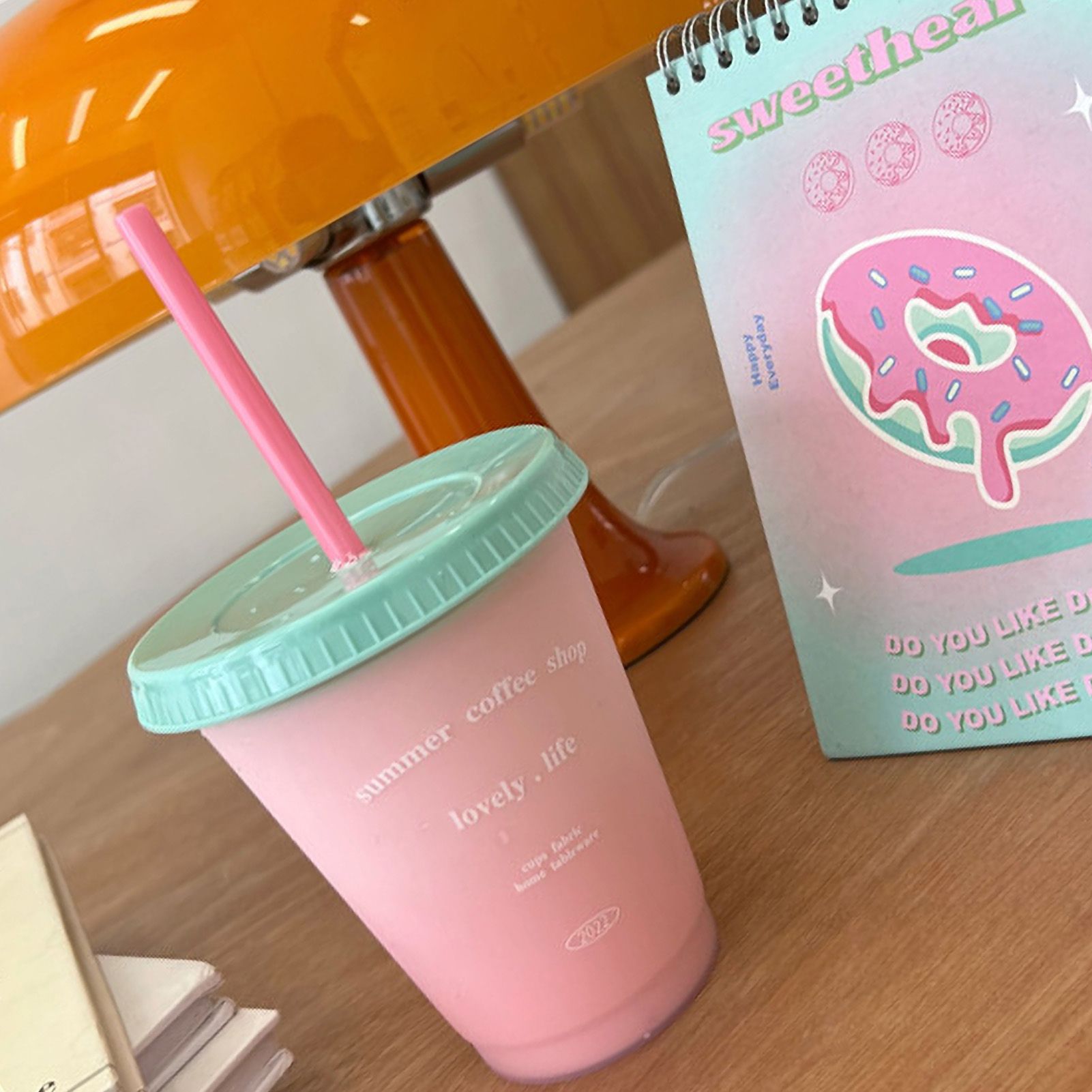 Plastic Coffee Cup Large Capacity Cute Water Cup With Straw Lid for Summer view 3