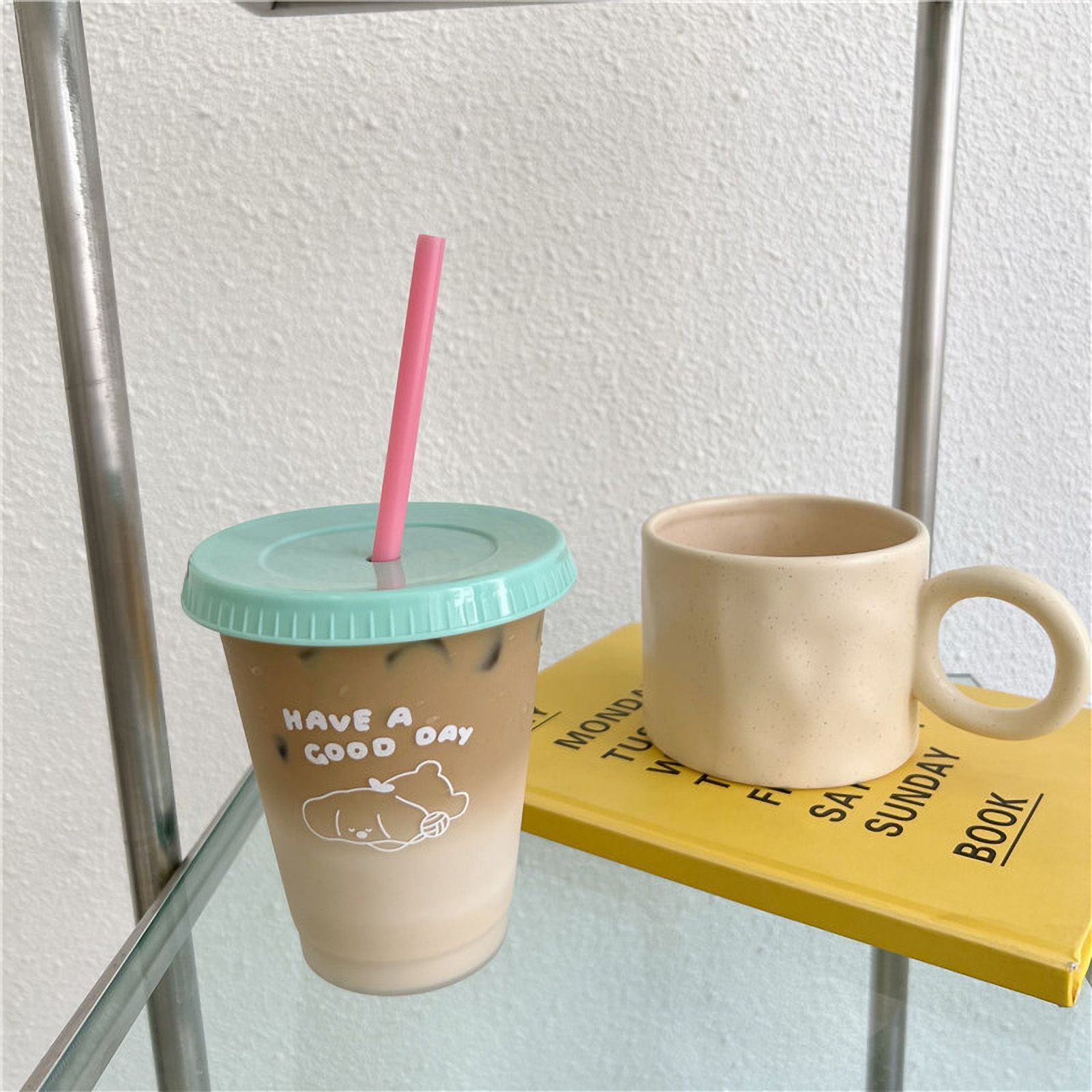 Plastic Coffee Cup Large Capacity Cute Water Cup With Straw Lid for Summer