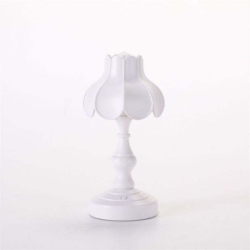 Desk Lamp Retro Lotus Leaf Ingenious Lovely 3 Light Sources Small Table Night view 4