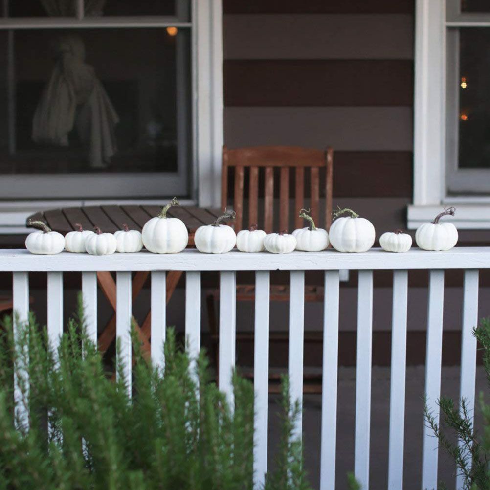 6PCS Different Sizes Fake Pumpkins Foam Pumpkins Toy for Halloween Decoration view 5