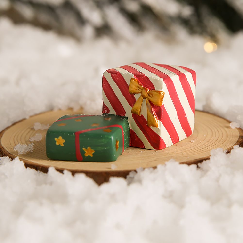 Fish Tank Aquarium Ornament Resin Christmas Tree Gift Box Ornament Christmas view 6