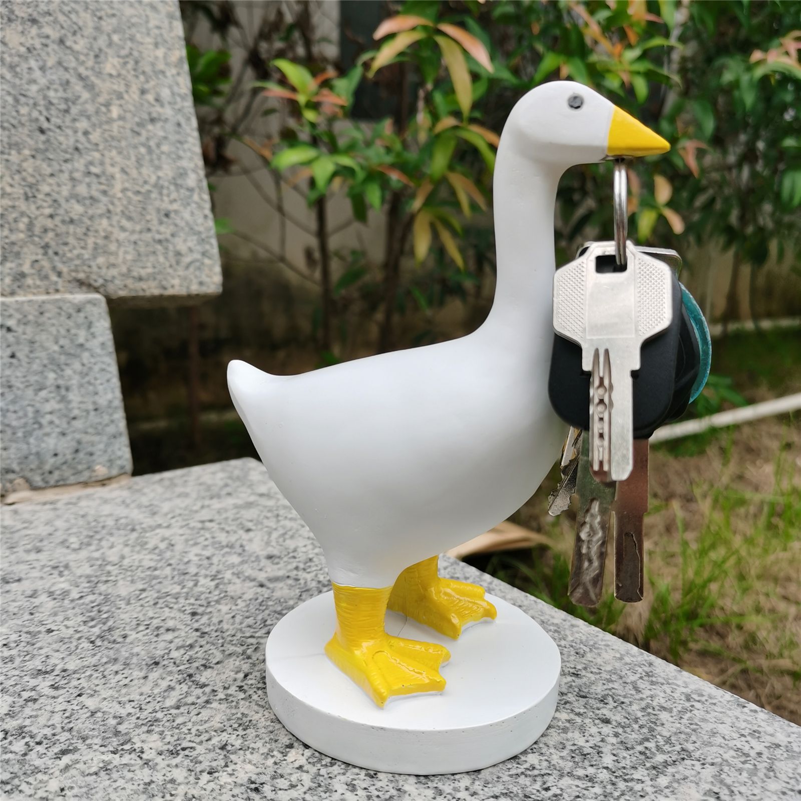 Magnetic Goose Key Holder Statue Cute Resin Key Holder Ornament with Base Home view 7