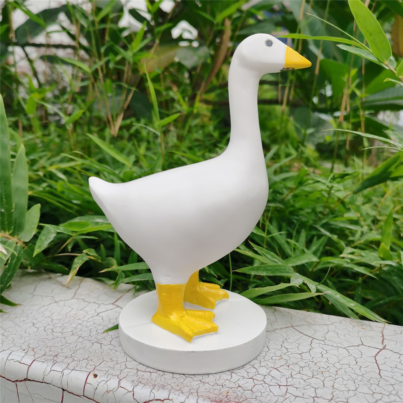 Magnetic Goose Key Holder Statue Cute Resin Key Holder Ornament with Base Home view 8