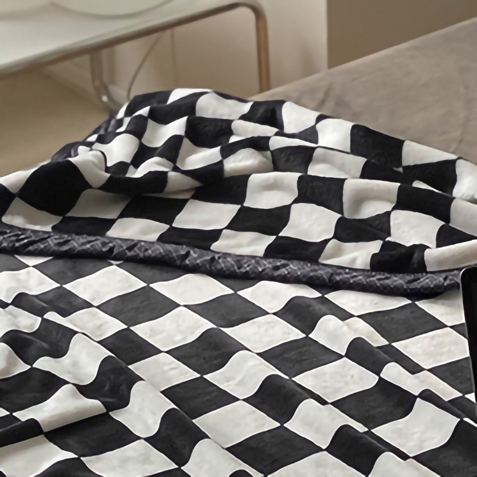 Simple Vintage Checkerboard Blanket Autumn Winter Warm Nap Throw Blanket view 3