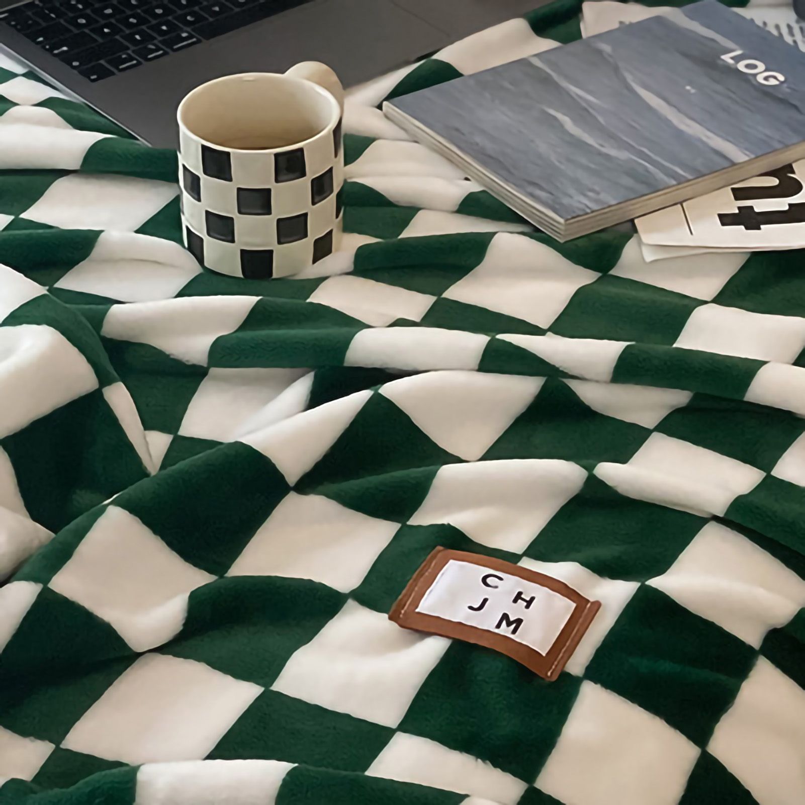 Simple Vintage Checkerboard Blanket Autumn Winter Warm Nap Throw Blanket view 5