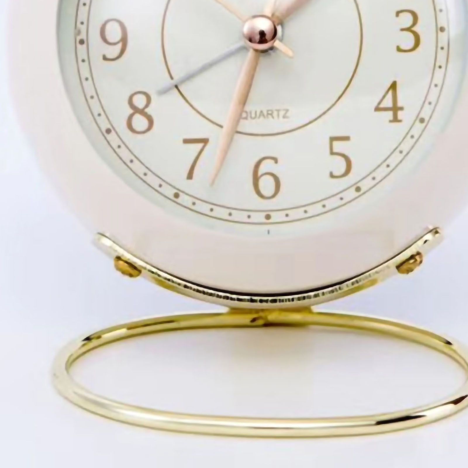 Small Round Clock Circular Base Mute Corrosion Resistance Quartz Bedside Alarm view 2