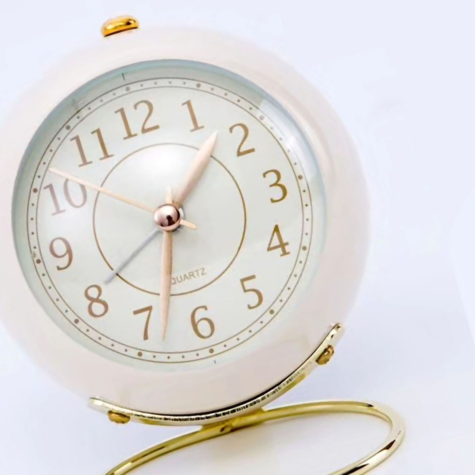 Small Round Clock Circular Base Mute Corrosion Resistance Quartz Bedside Alarm view 4