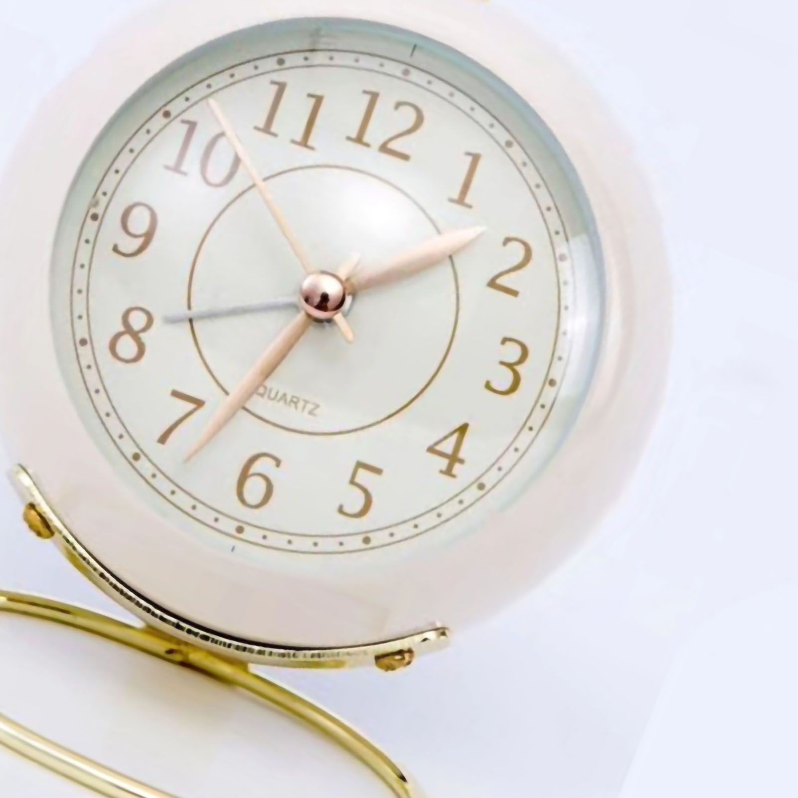 Small Round Clock Circular Base Mute Corrosion Resistance Quartz Bedside Alarm view 5