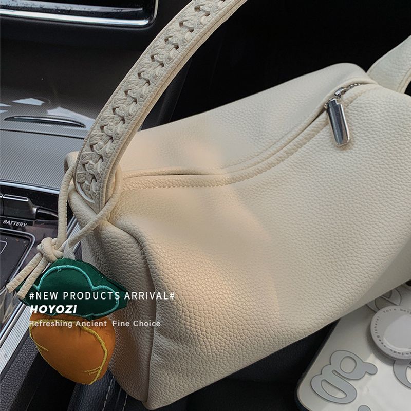 Woman Handbag with Pendant Fashionable Lovely Appearance Bright Pure Color PU view 3