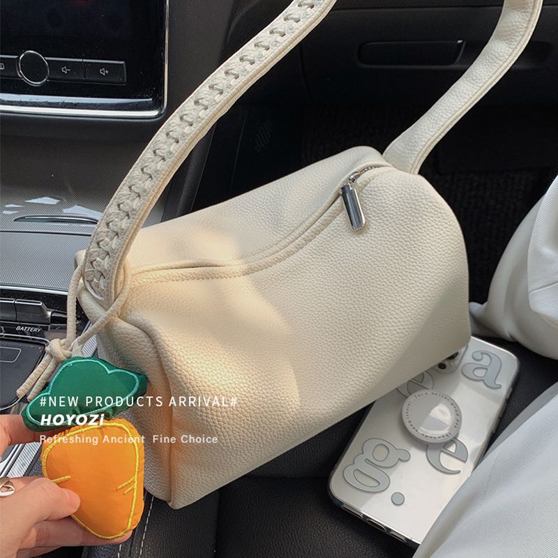 Woman Handbag with Pendant Fashionable Lovely Appearance Bright Pure Color PU view 5