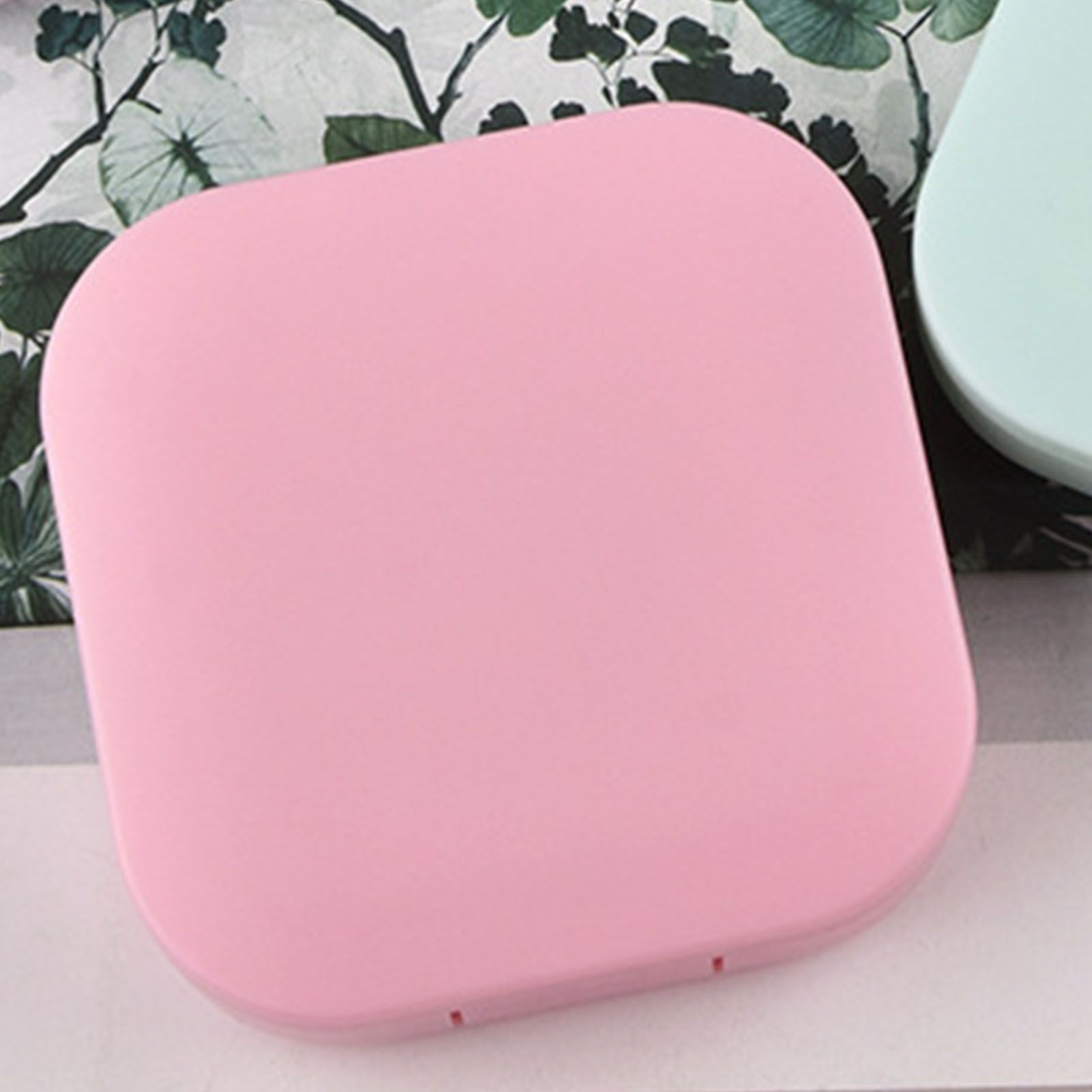 Contact Lens Box Plastic Leakage Proof Dustproof Portable Square Contact Lens view 5