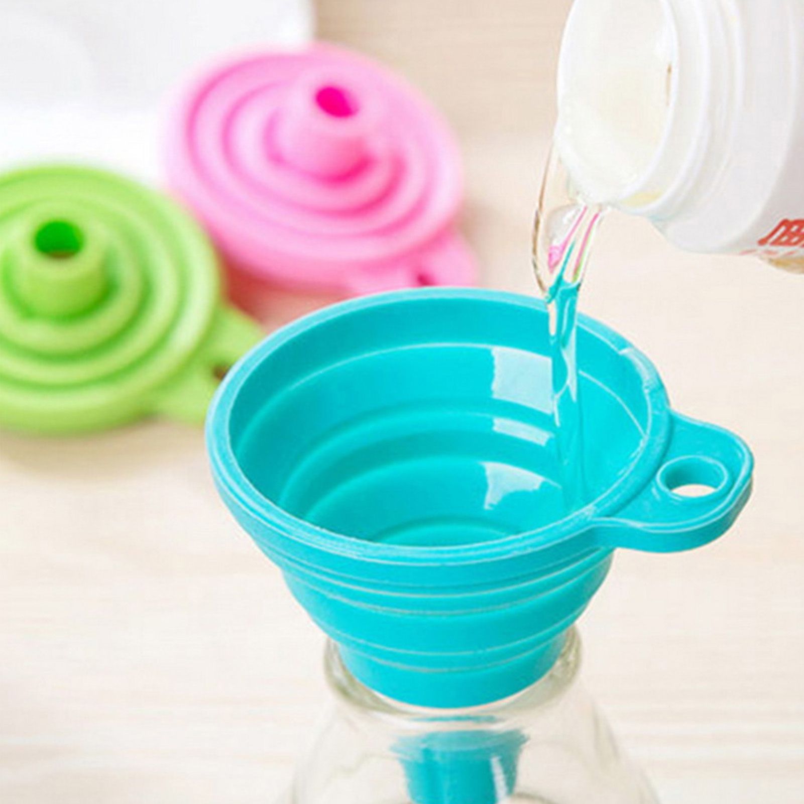 Kitchen Silicone Funnel Food Grade Silicone Foldable Funnel for Water Bottle view 3