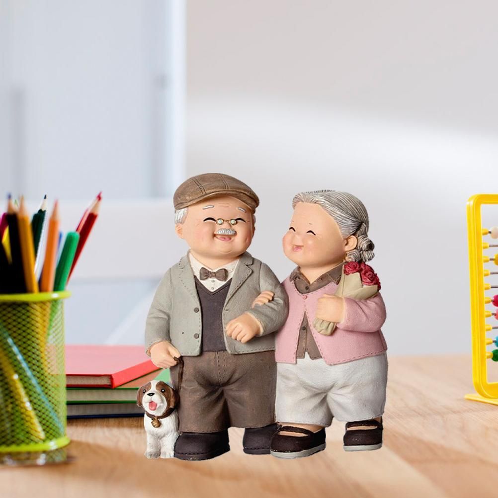 Elderly Couple Resin Statue Romantic Elderly Craft Adornment Home Decor Happy view 2
