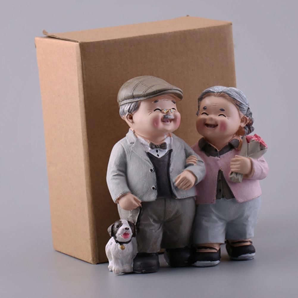 Elderly Couple Resin Statue Romantic Elderly Craft Adornment Home Decor Happy view 7