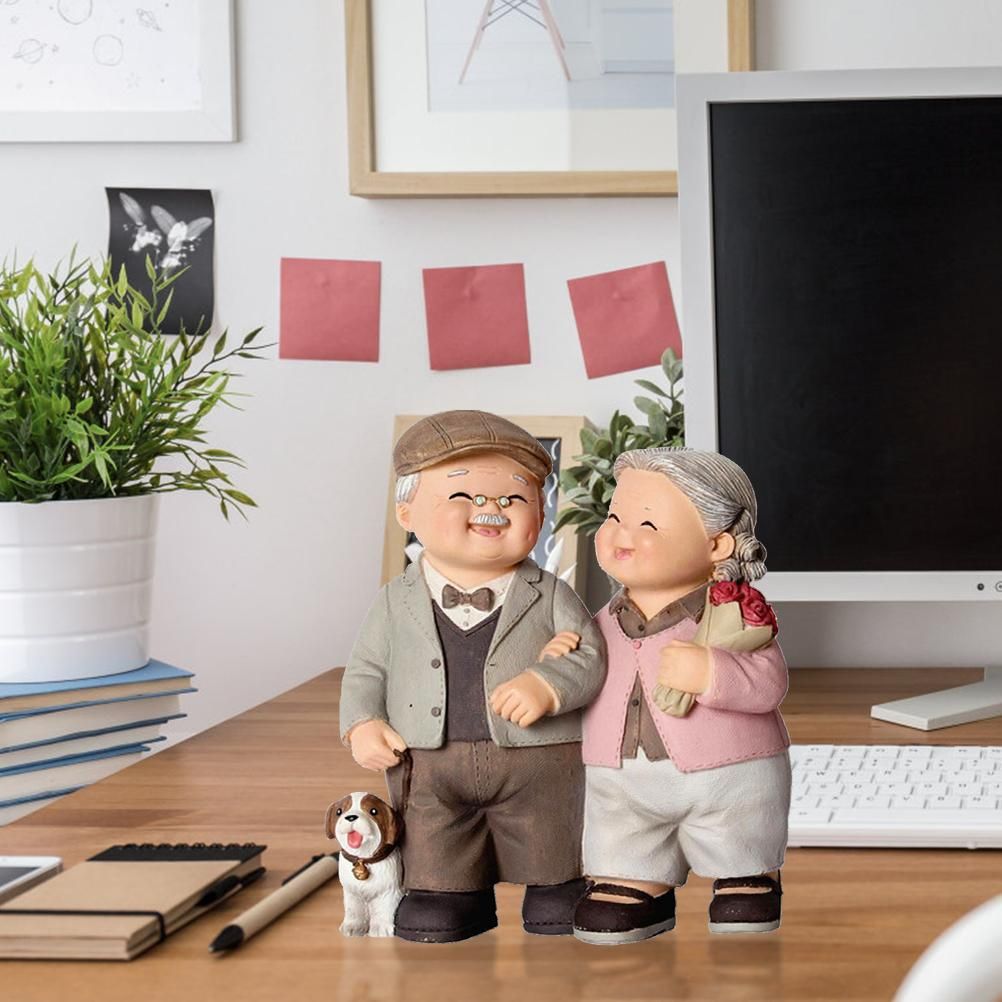 Elderly Couple Resin Statue Romantic Elderly Craft Adornment Home Decor Happy view 11