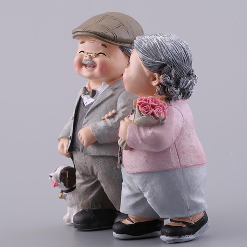 Elderly Couple Resin Statue Romantic Elderly Craft Adornment Home Decor Happy view 12