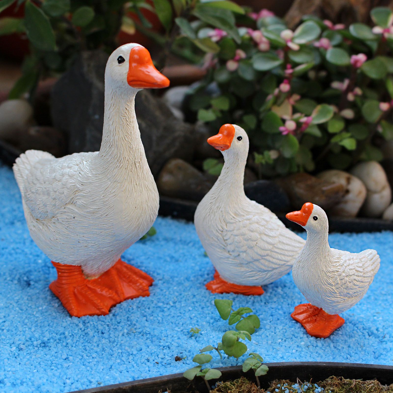 Funny Simulated Goose Resin Statue Goose Family Statues Animal Ornament Decor view 9