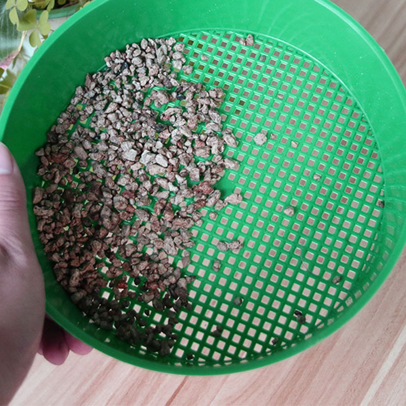 Plastic Garden Soil Sieve Lightweight Plastic Gardening Rock Compost Sifter view 9