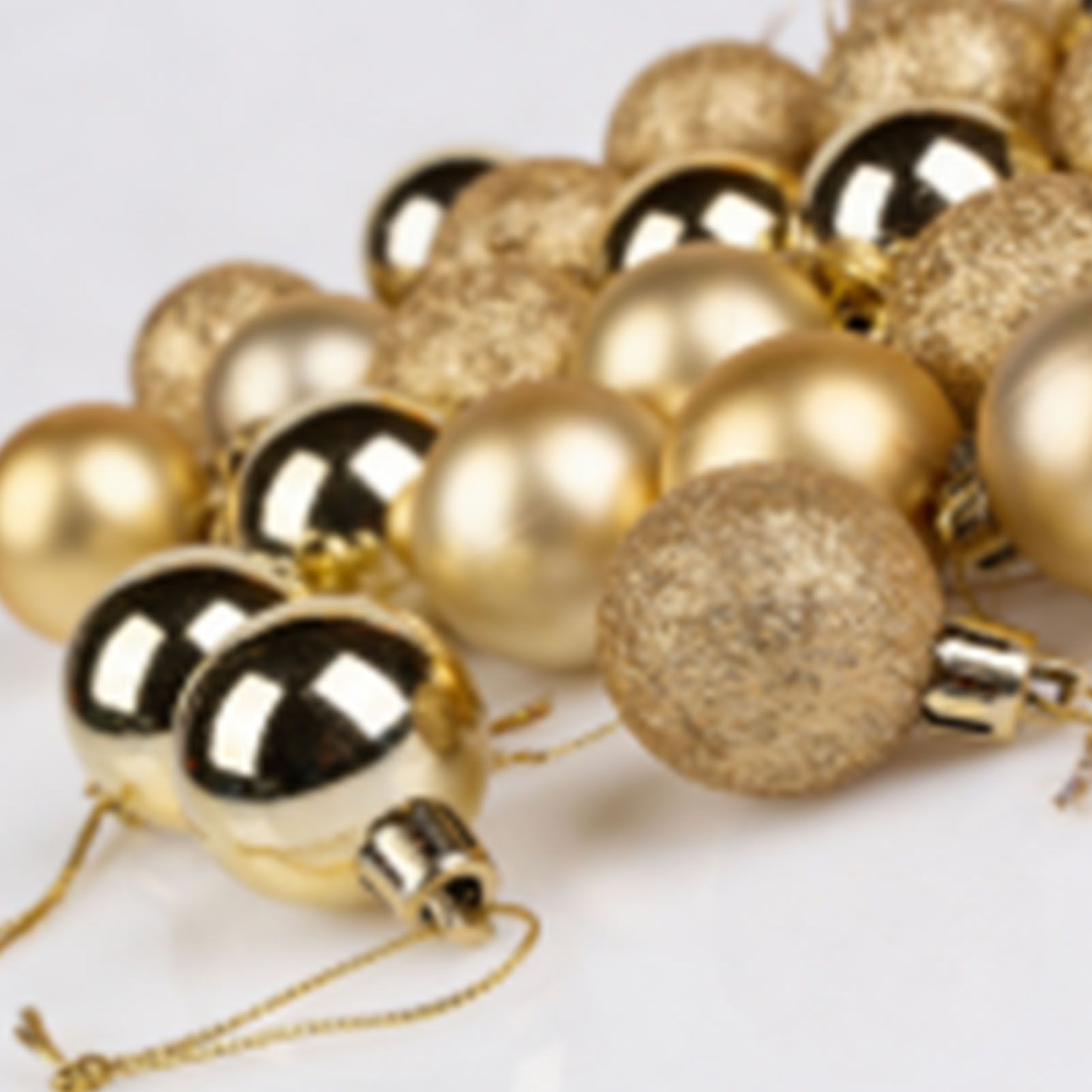 24pcs 1.18in Xmas Balls Ornaments for Xmas Tree Shatterproof Xmas Hanging view 6