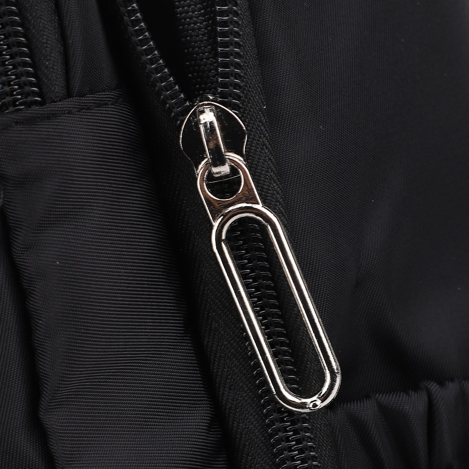 Vacuum Backpack 27L Large Capacity Water Proof 180 Degree Opening Compression view 2