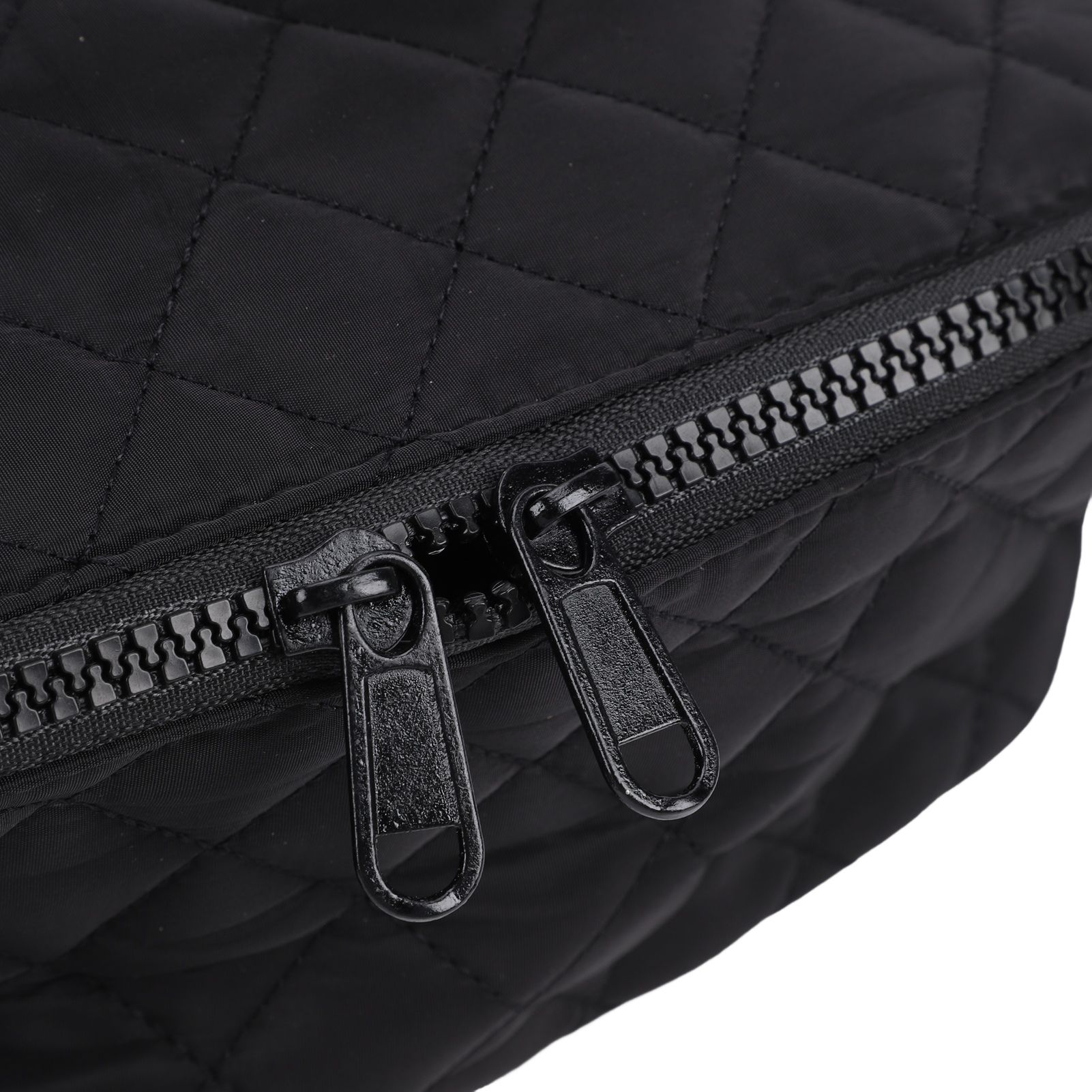 Portable Cosmetic Bag Large Capacity Water Proof 180° Lay Flat Toiletry Bag view 2
