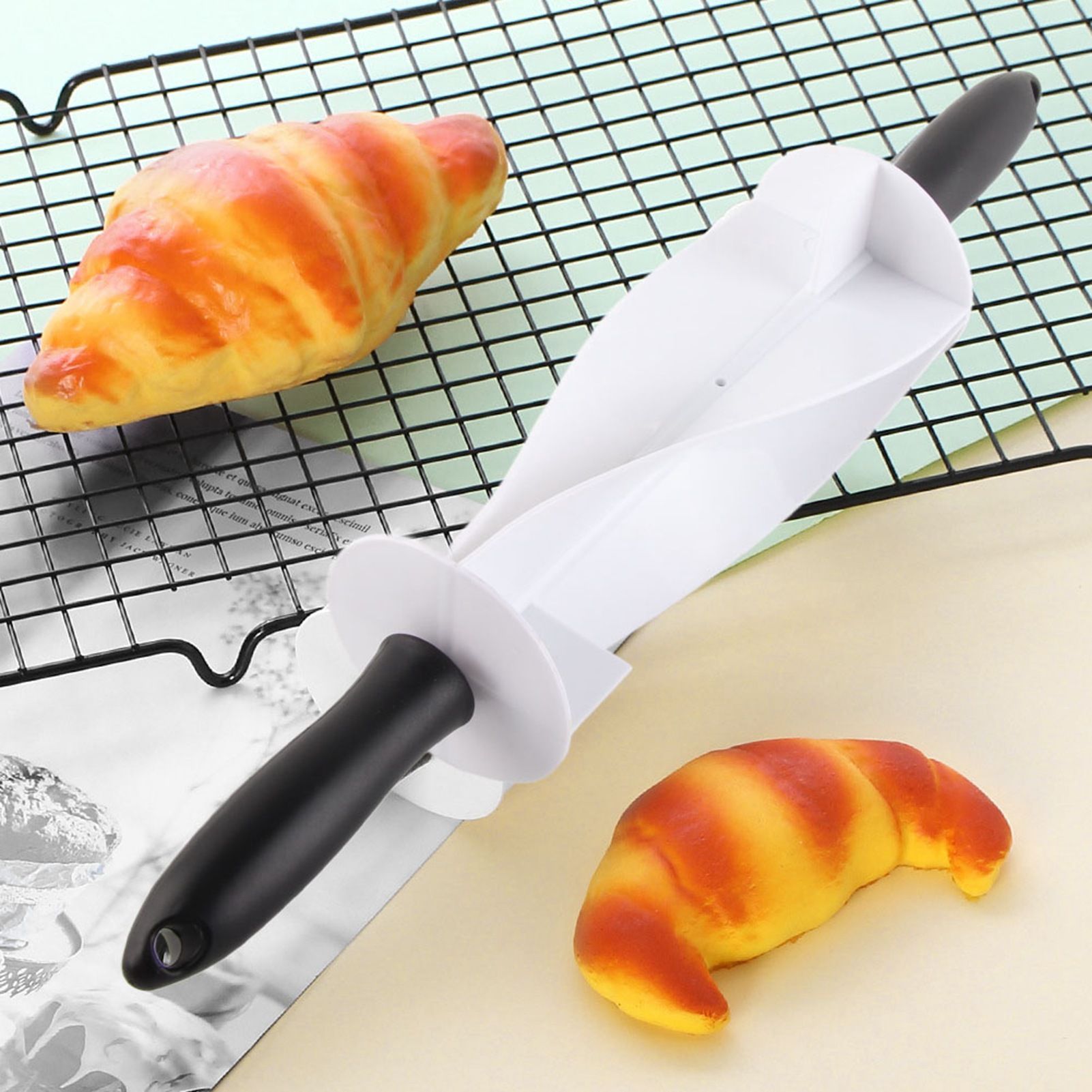 Multifunction Kitchen Non‑Stick Croissant Bread Rolling Cutter Roller DIY view 9