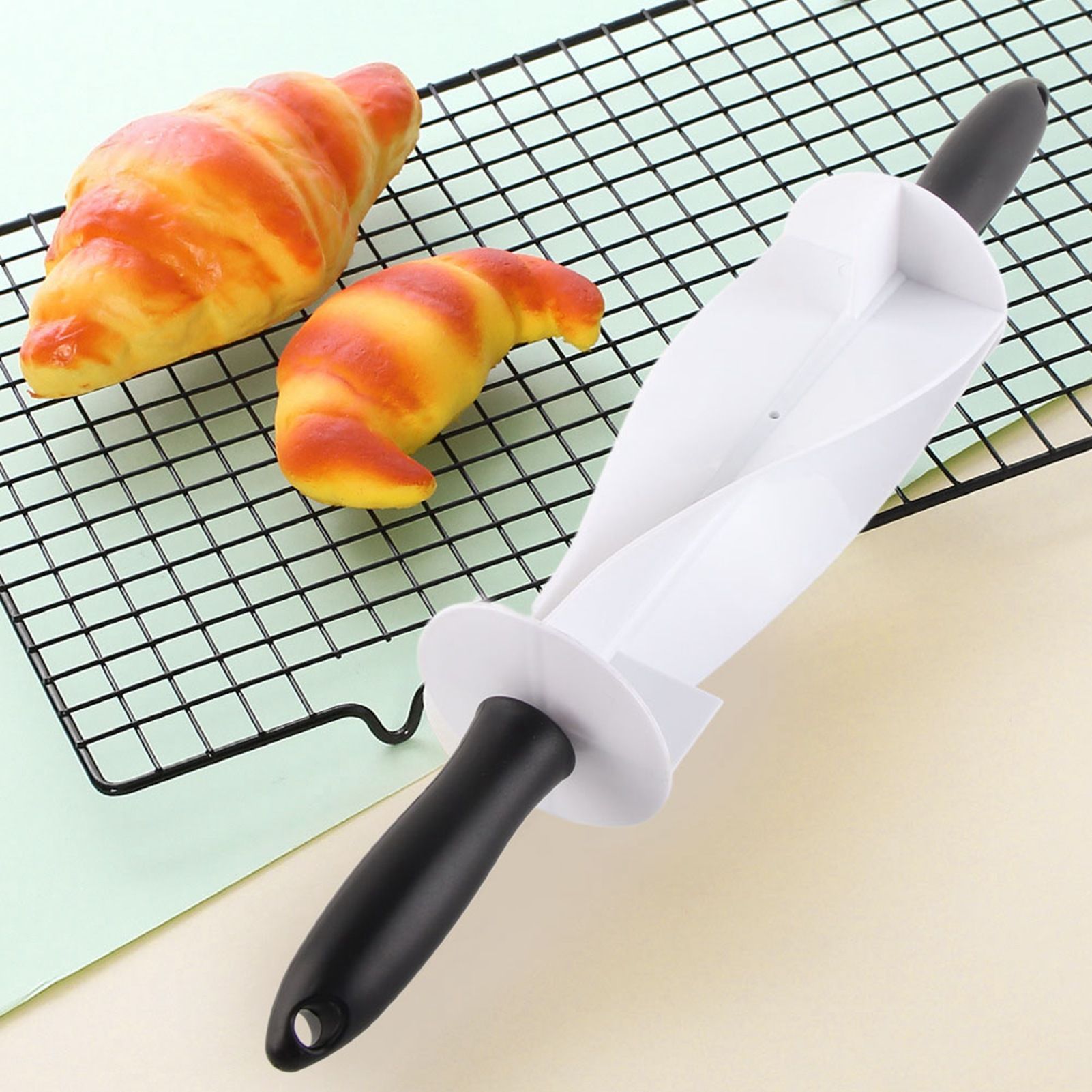 Multifunction Kitchen Non‑Stick Croissant Bread Rolling Cutter Roller DIY view 10