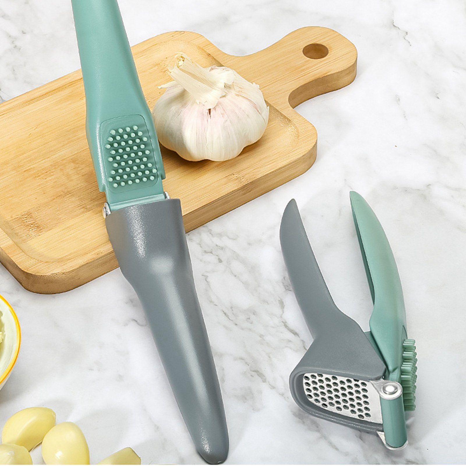 Stainless Steel Garlic Press Manual Easy to Squeeze Clean Garlic Ginger Mincer