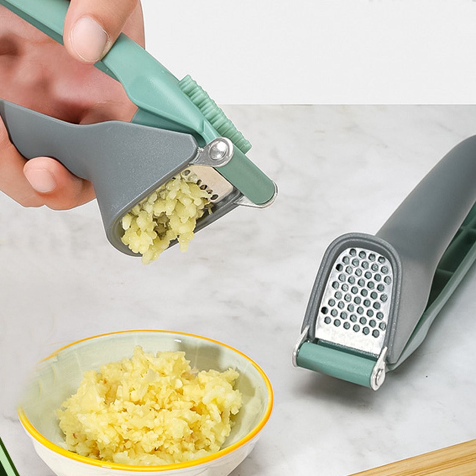 Stainless Steel Garlic Press Manual Easy to Squeeze Clean Garlic Ginger Mincer view 7