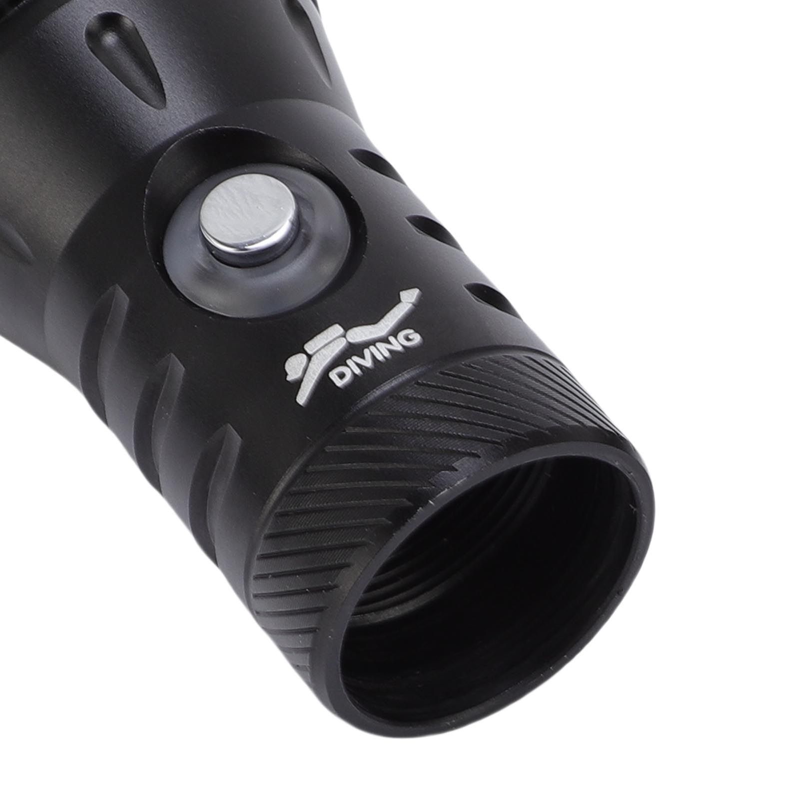 Diving Flashlight Aluminum Alloy IPX8 Rainproof 2000LM 5 Modes 100M Underwater view 2
