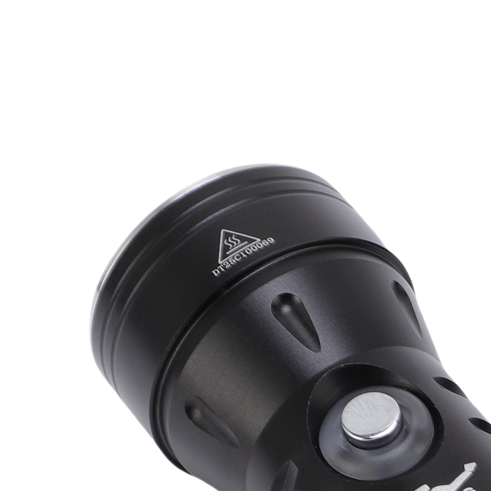 Diving Flashlight Aluminum Alloy IPX8 Rainproof 2000LM 5 Modes 100M Underwater view 7