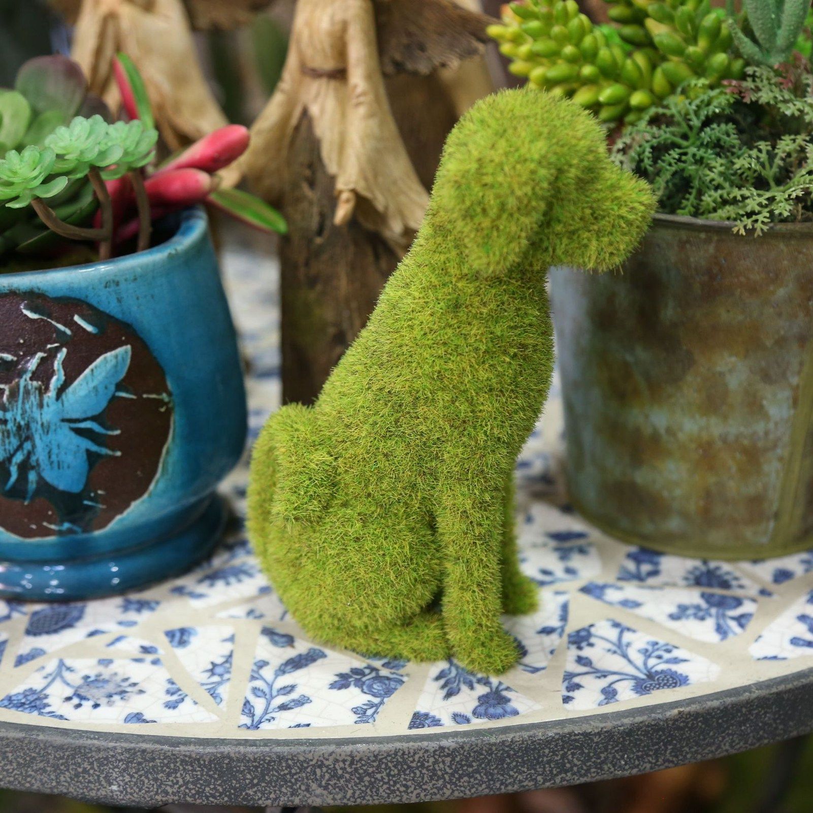 Flocked Animal Statue European Style Handcrafted Resin Simulation Moss Flocked view 4