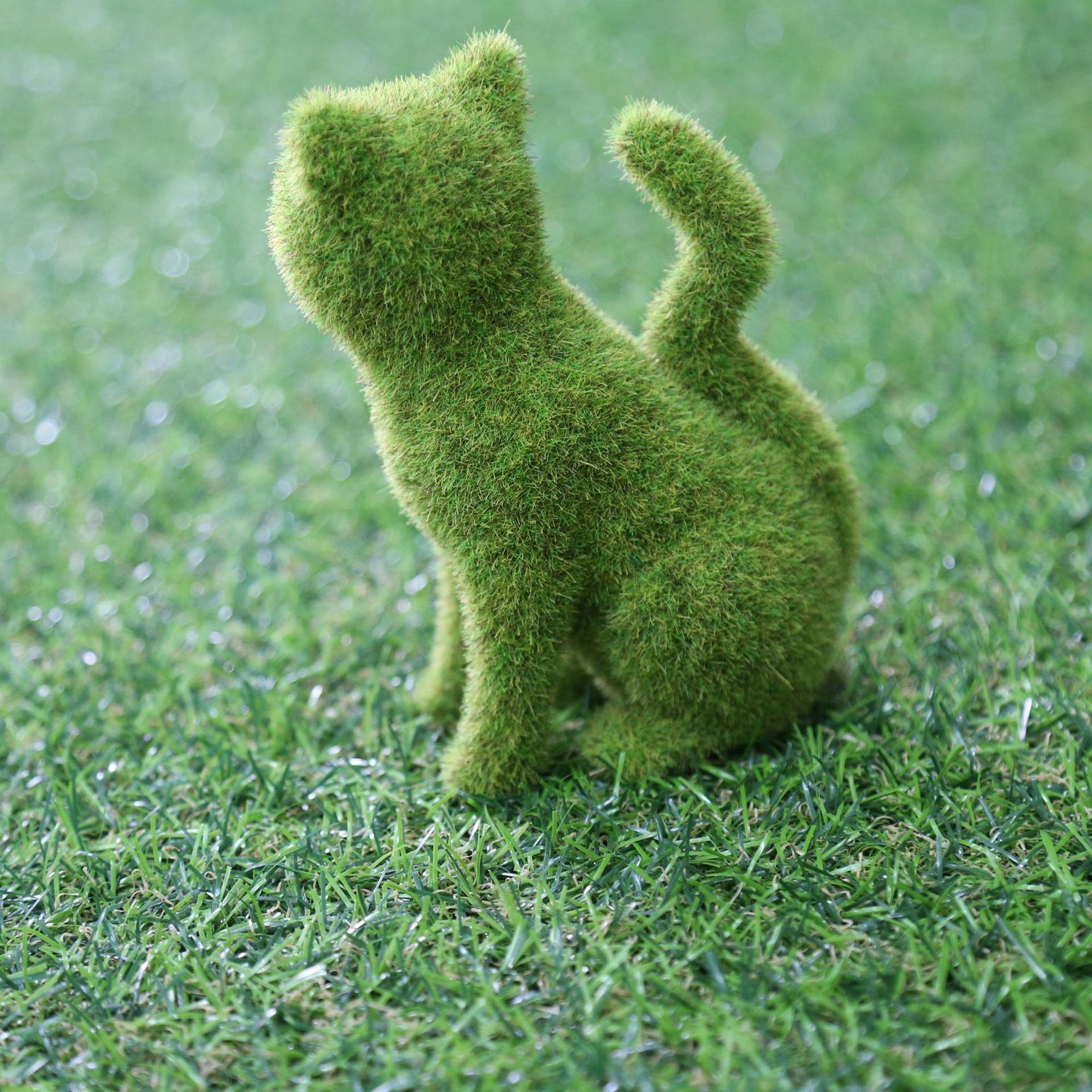 Flocked Animal Statue European Style Handcrafted Resin Simulation Moss Flocked view 2