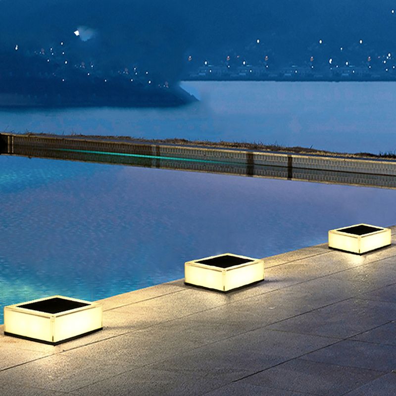 Solar LED Post Light High Brightness Waterproof Safe Stable Solar Post Lamp view 4