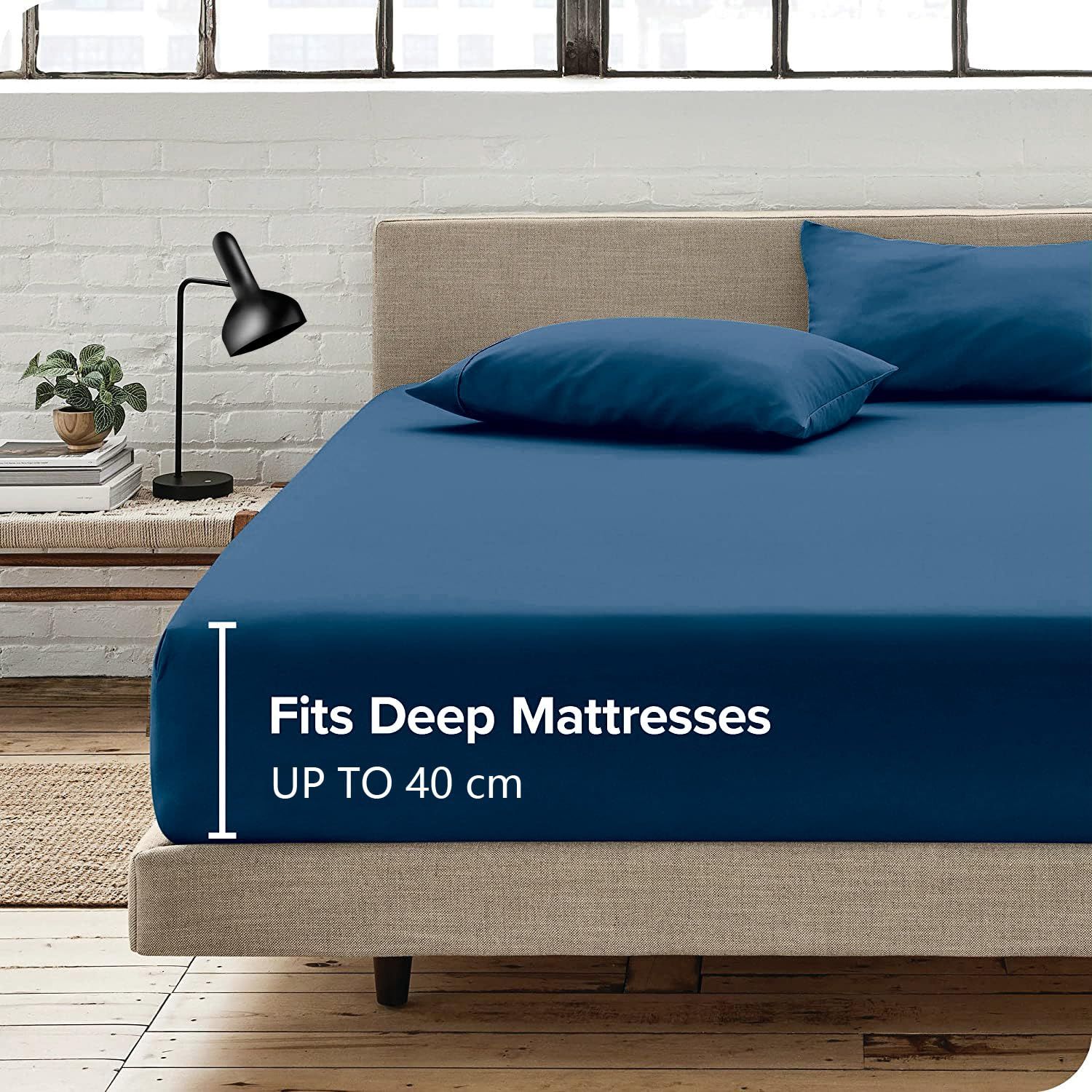 Hotel Quality Fitted Sheet - 1 Piece Fitted Sheet -Breathable Bedding - Wrinkle view 2