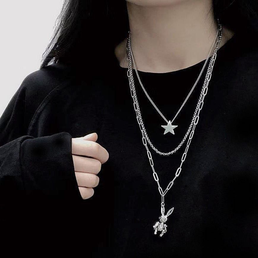 Jun Yi Alloy Multi Layer Necklace Geometry Unisex Three-layer portrait necklace view 5