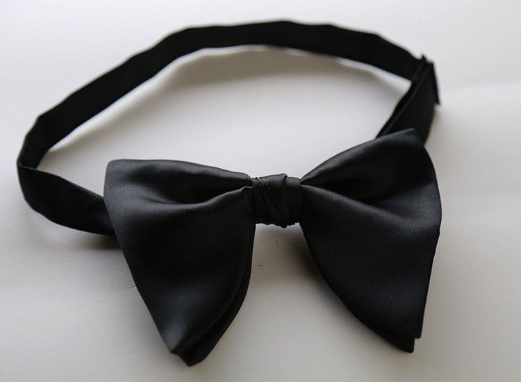 Men Bow Tie Solid Color Black Polyester — image 1