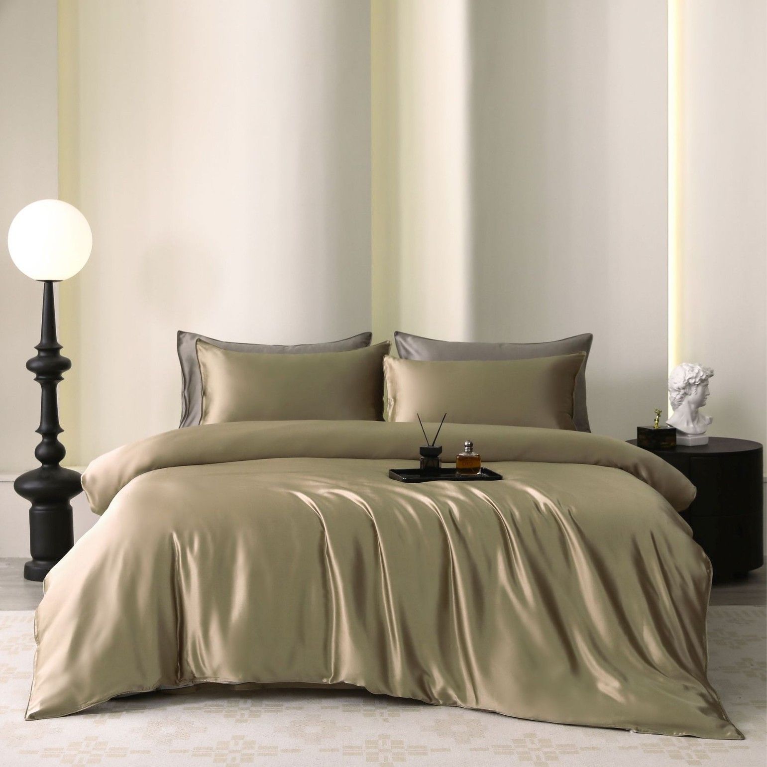 Oval Silk Workshop 22 Momme Silk Four Piece Set 1.8 m bed (2x 2.3 m quilt — image 1