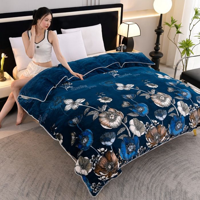 Milk Velvet Quilt Cover Double Sided Fleece Flower field dream 180x220cm — image 1