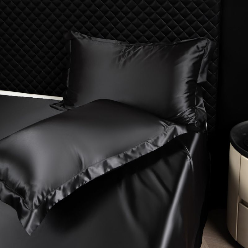 Simulated Silk Pillowcase 48x74cm Polyester Black A wide-brimmed model