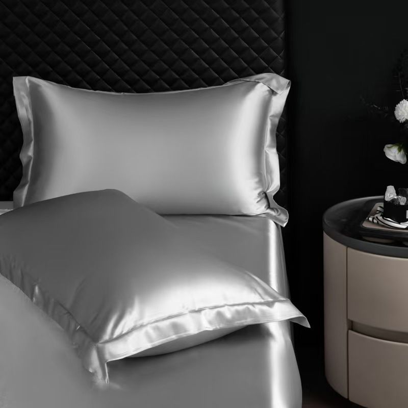 Simulated Silk Pillowcase 48x74cm Polyester Black A wide-brimmed model view 2