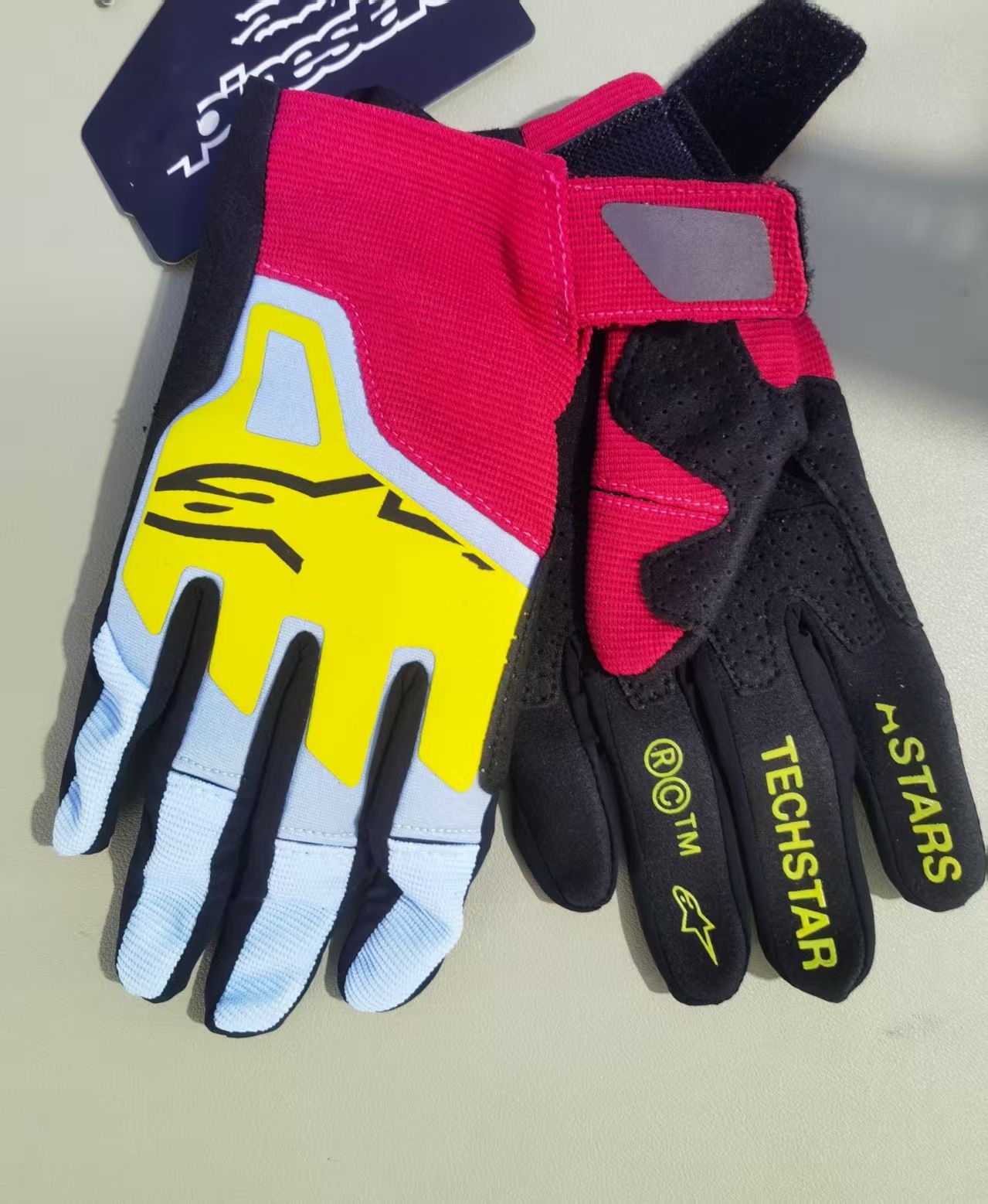 Lohas Fox Bicycle Gloves Nylon Long Finger 25 red and yellow M